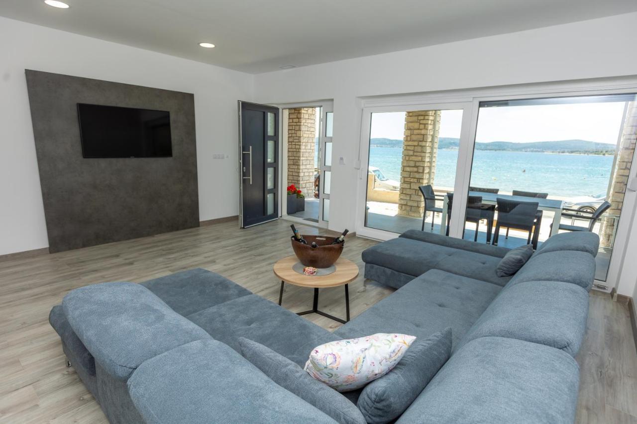 Maris Apartment *